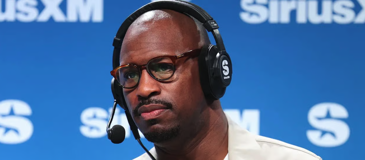 Former NFL Star Vernon Davis Accused of Assault in Abortion Dispute