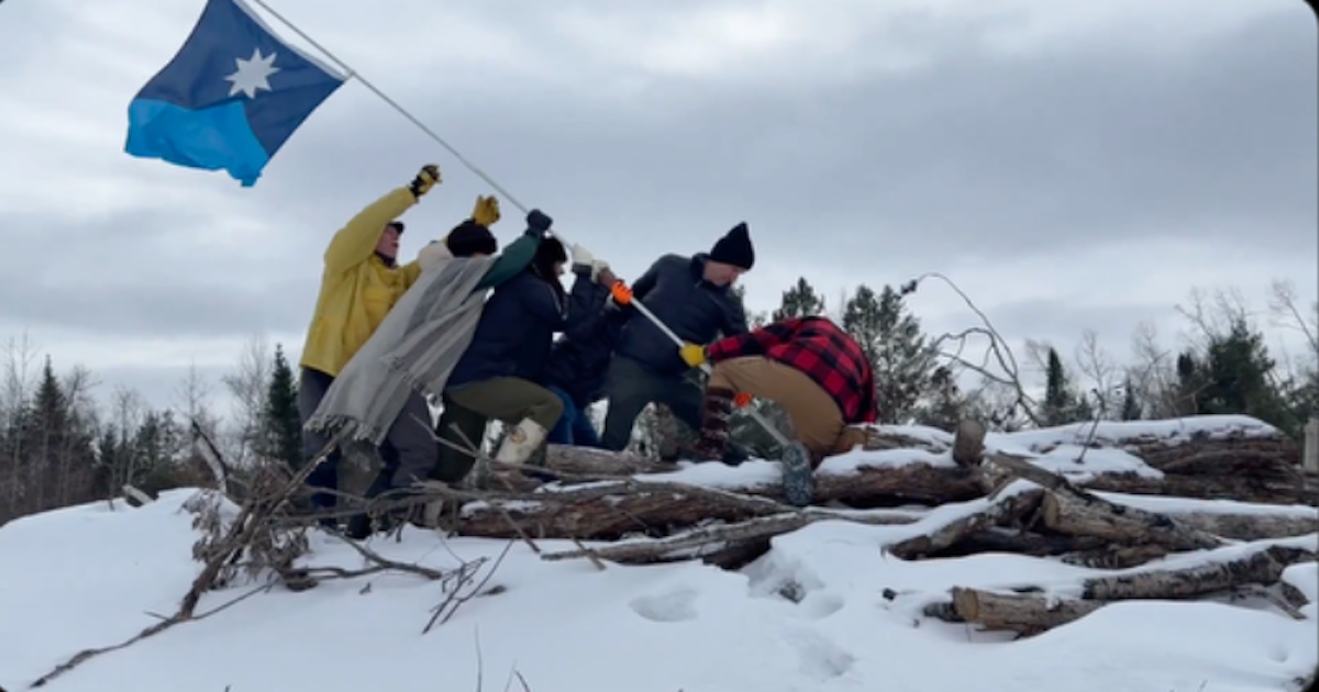 Leftists Mock WWII Heroes in Jaw-Dropping Photo Op